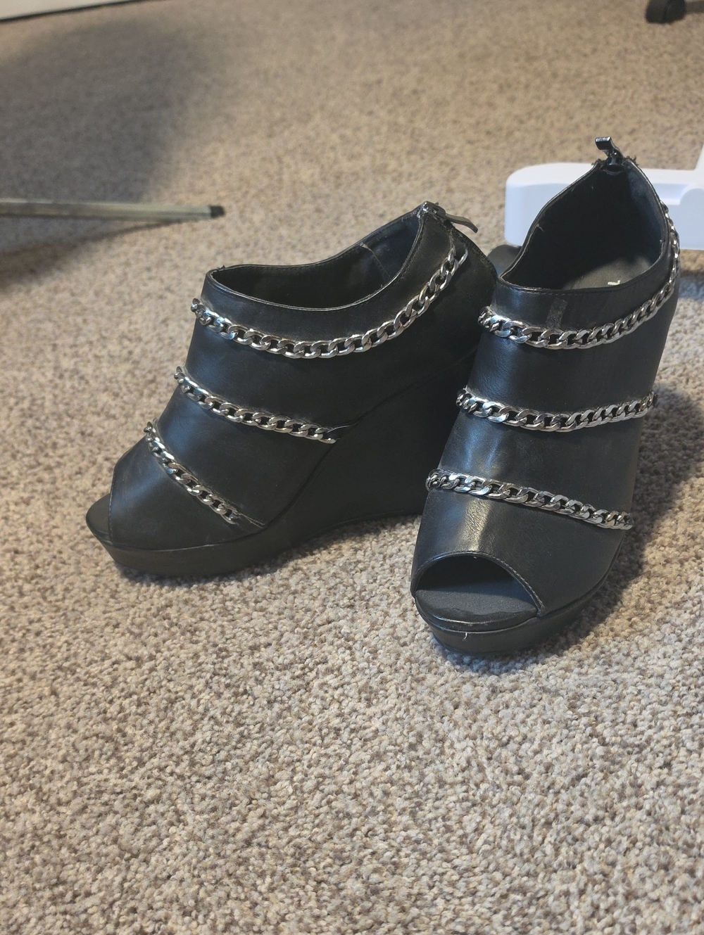 torrid Black Wedge Peep-Toe Booties with Silver Chains Size 10